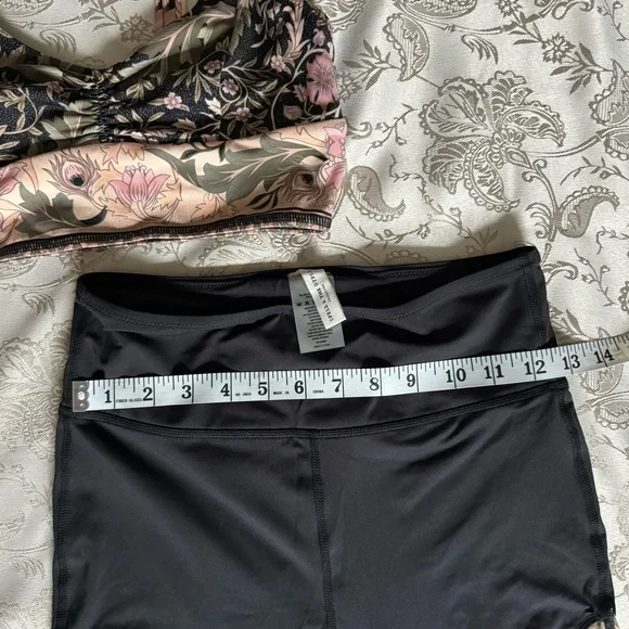 Spell and the Gypsy Activewear yoga set - Picture 6 of 9